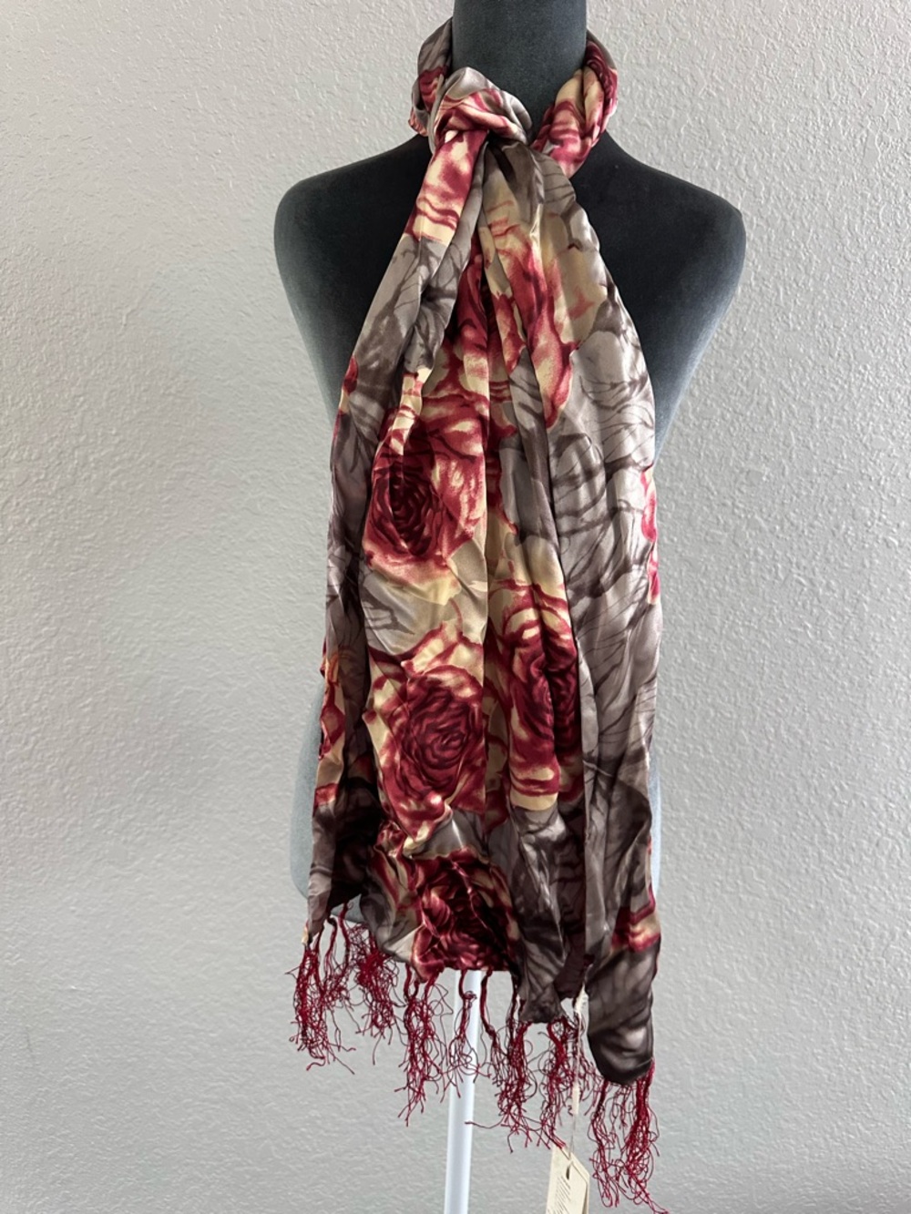 Romantic Mulberry Silk Floral Scarf Wrap Rose Print Fringe Shawl Lightweight NWT - Picture 3 of 14